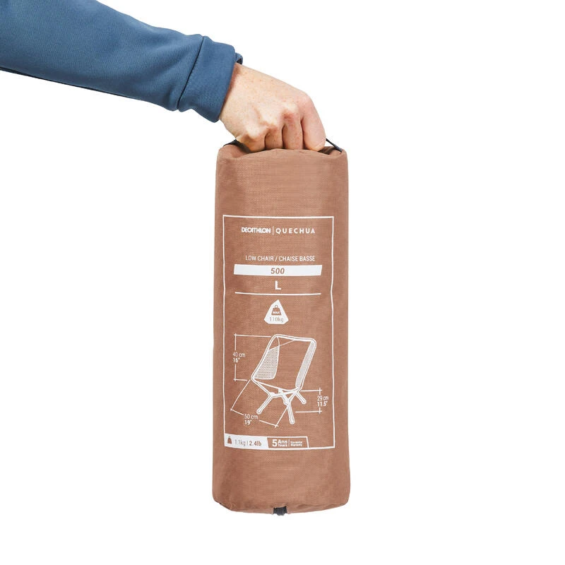 Quechua CHAISE BASSE PLIANTE DE CAMPING MH500 MARRON 4 Quechua CHAISE BASSE PLIANTE DE CAMPING MH500 MARRON – Image 2
