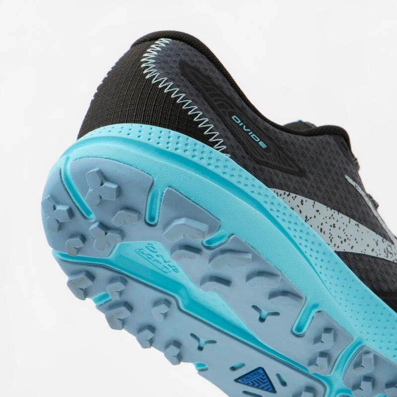 CHAUSSURE DE RUNNING TRAIL FEMME BROOKS RUNNING DIVIDE 4 NOIRE 6 CHAUSSURE DE RUNNING TRAIL FEMME BROOKS RUNNING DIVIDE 4 NOIRE – Image 4