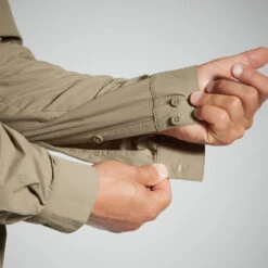 CHEMISE MANCHES LONGUES LEGERE ET RESPIRANTE 520 VERTE 21 CHEMISE MANCHES LONGUES LEGERE ET RESPIRANTE 520 VERTE -Plein Air Équipement Magasin chemise manches longues legere et respirante 520 verte 9