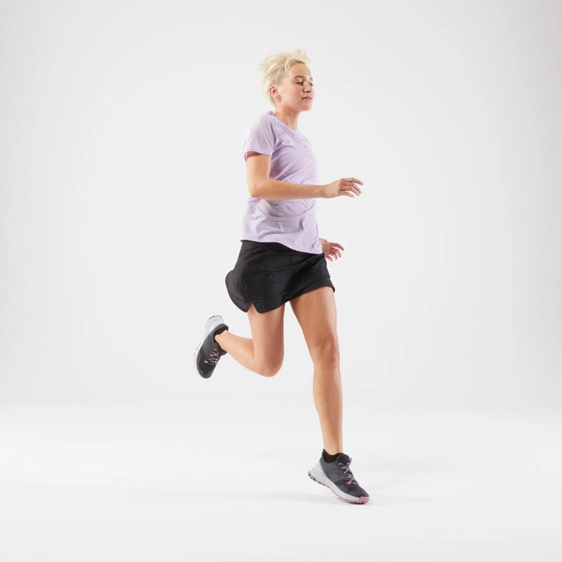 JUPE SHORT DE TRAIL RUNNING FEMME NOIR 4 JUPE SHORT DE TRAIL RUNNING FEMME NOIR – Image 2