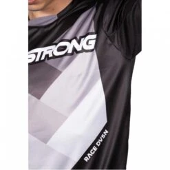 Stay Strong Maillot BMX Manches Longues Staystrong - Chevron Noir -Plein Air Équipement Magasin maillot bmx manches longues staystrong chevron noir 3