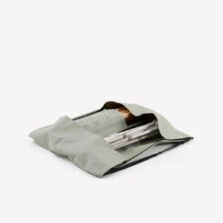 Quechua TABLE DE CAMPING COMPACTE 4/6 PERSONNES - PLATEAU BOIS - POCHE DE RANGEMENT -Plein Air Équipement Magasin table de camping compacte 46 personnes plateau bois poche de rangement 3