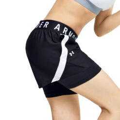 Trainingsshorts Play Up 2-in-1 Damen UNDER ARMOUR -Plein Air Équipement Magasin trainingsshorts play up 2 in 1 damen under armour 4